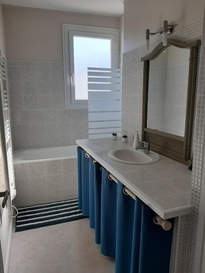 Appt Cosy 65 M2 Coeur De Ville A 150 M De La Plage Royan Exterior foto